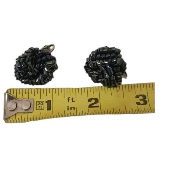 VNT Black Bugle Glass Beads Cluster Clip-On Earrings Seeded Retro Prom Wedding - Picture 7 of 7